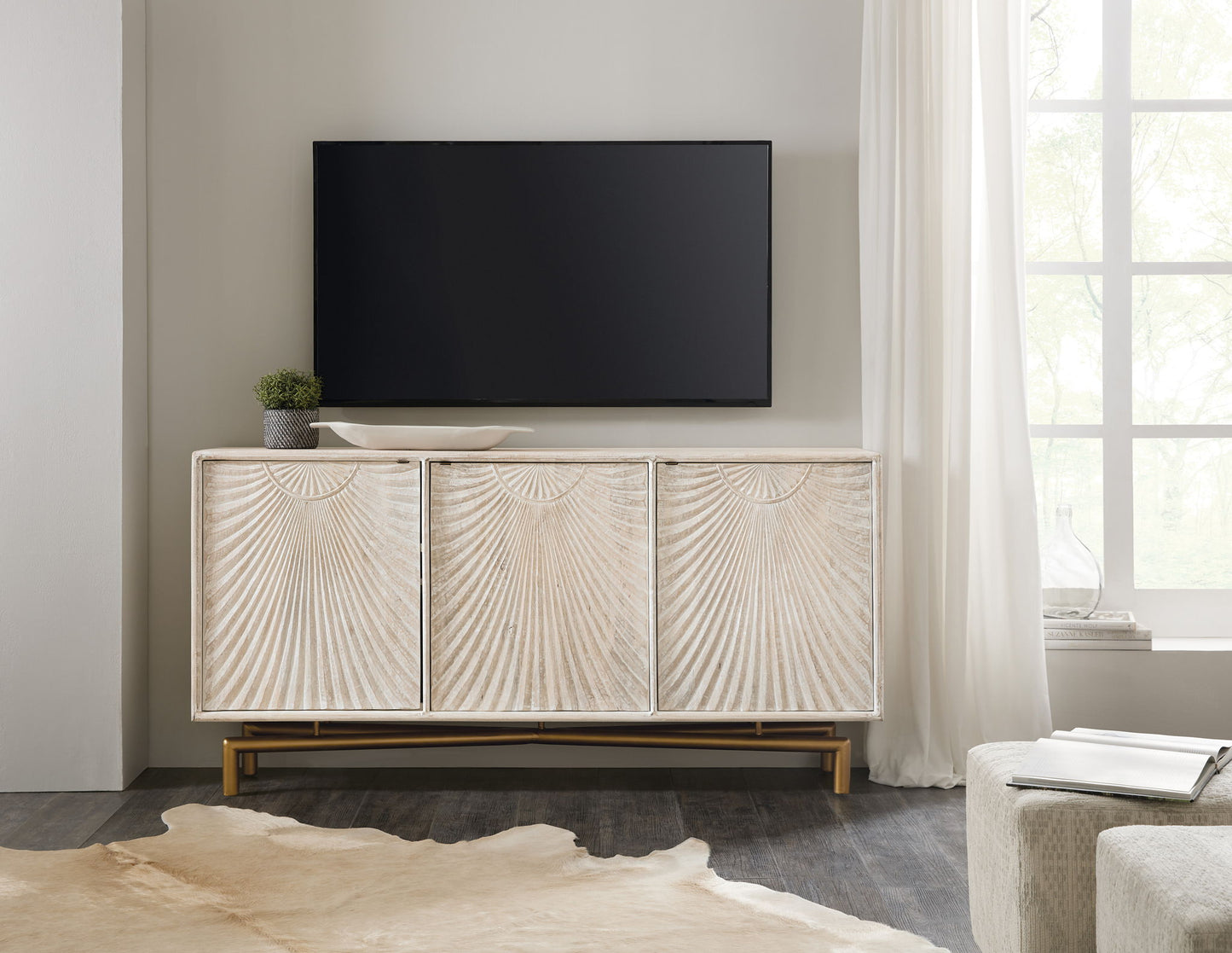 Entertainment Console 70" - Light Wood - Beige