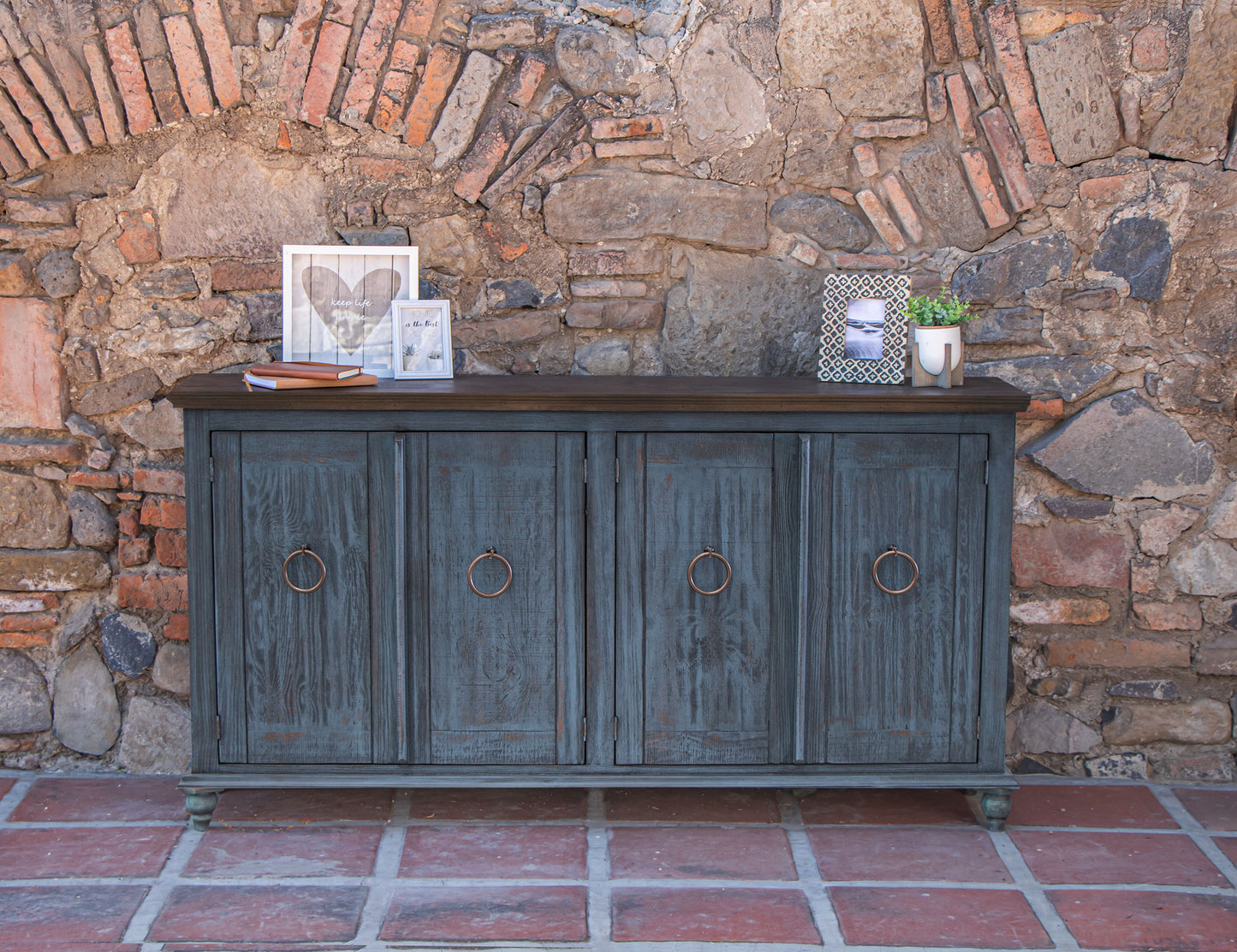 Capri - Console